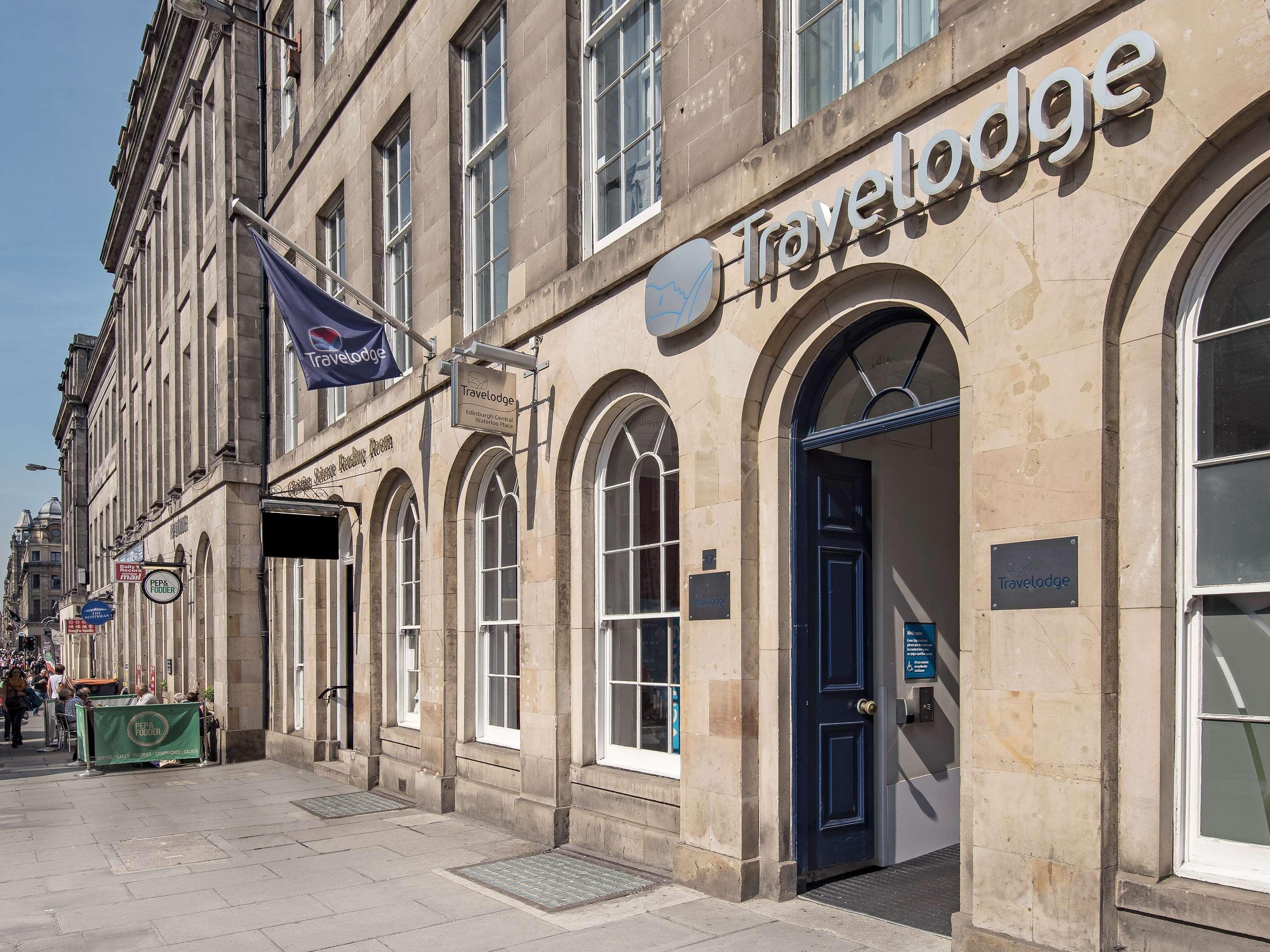 Travelodge Edinburgh Central Waterloo Place Exterior foto