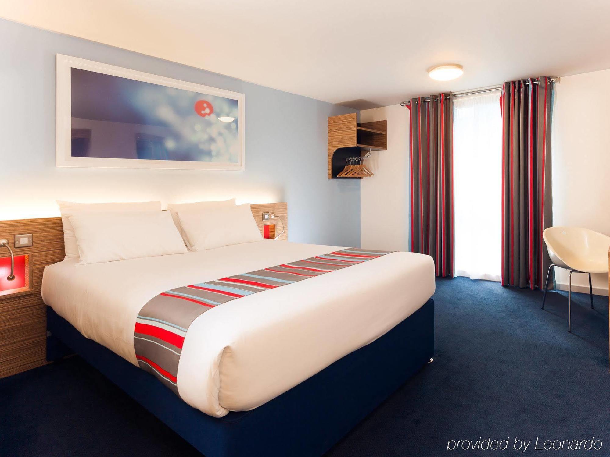 Travelodge Edinburgh Central Waterloo Place Exterior foto